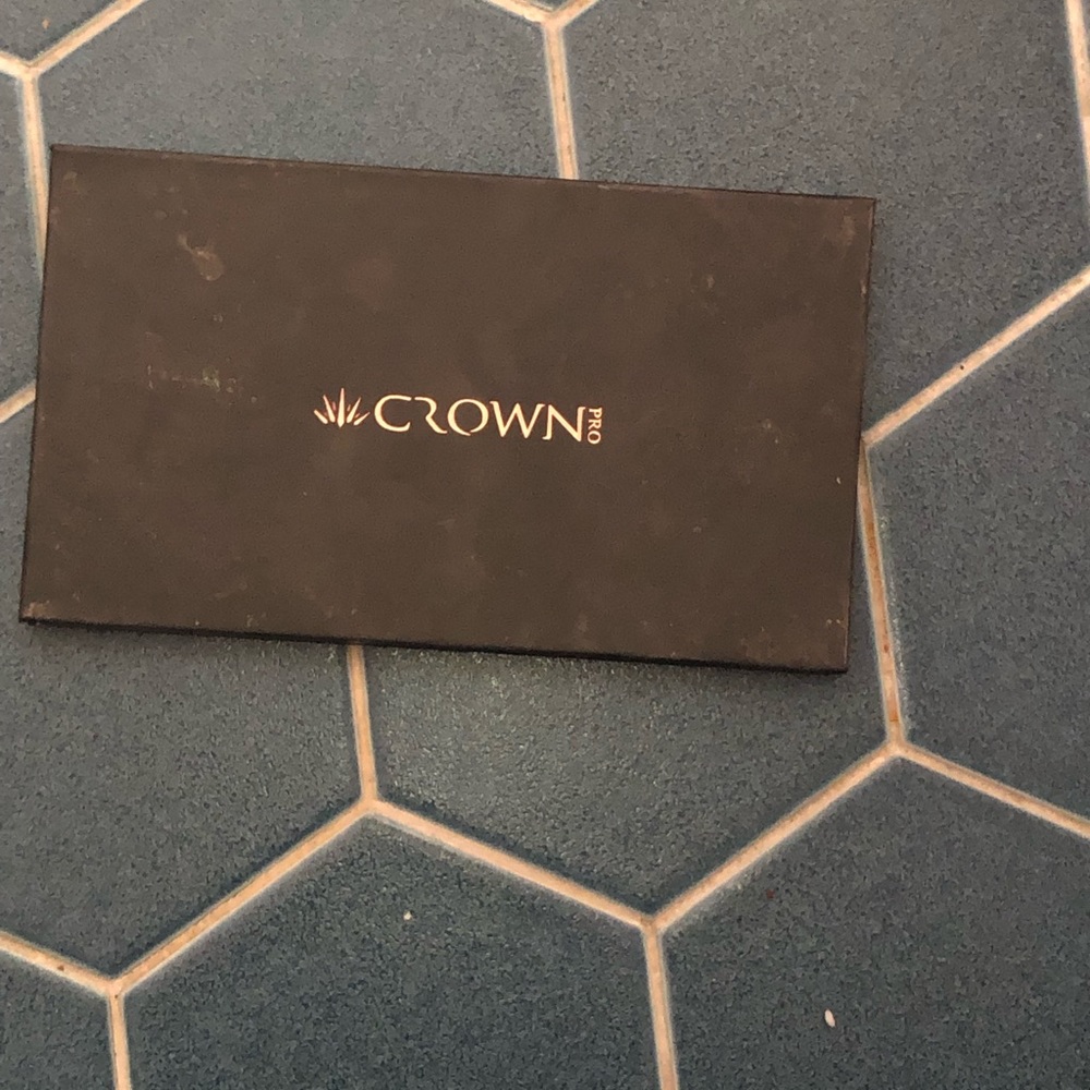 Crown Pro 10 Color Fuego Collection Palette